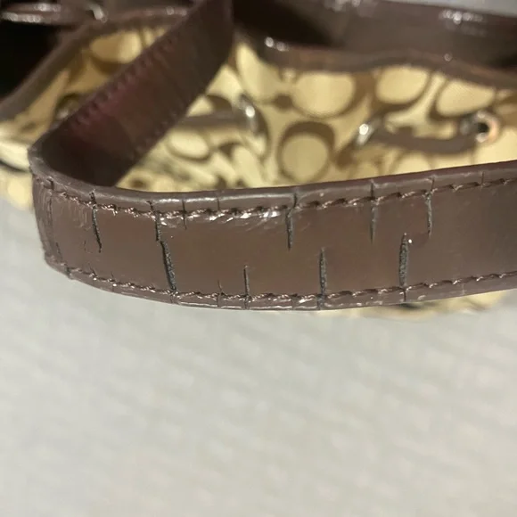 Adorable authentic Coach Bag - Picture 7 of 9